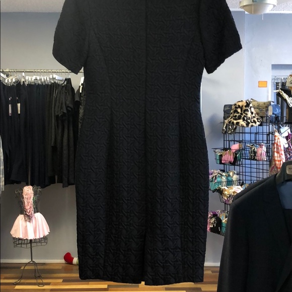 Woman’s dress - Picture 2 of 4